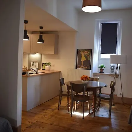 Avec Acces Piscine Et Jardin Dans Particulier * Нерак